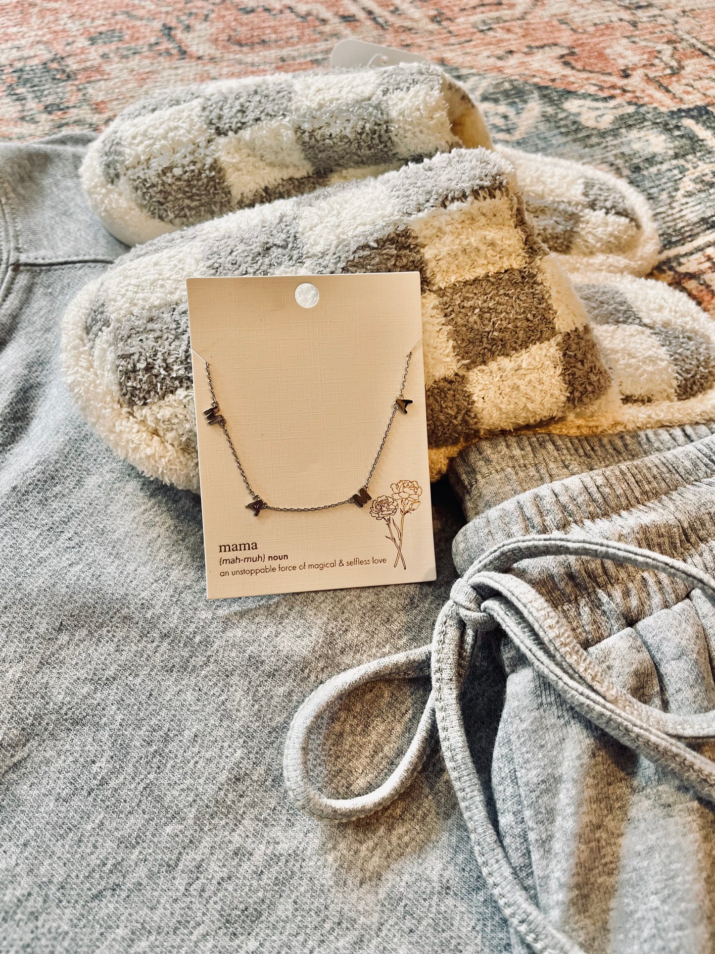 Mama Necklace