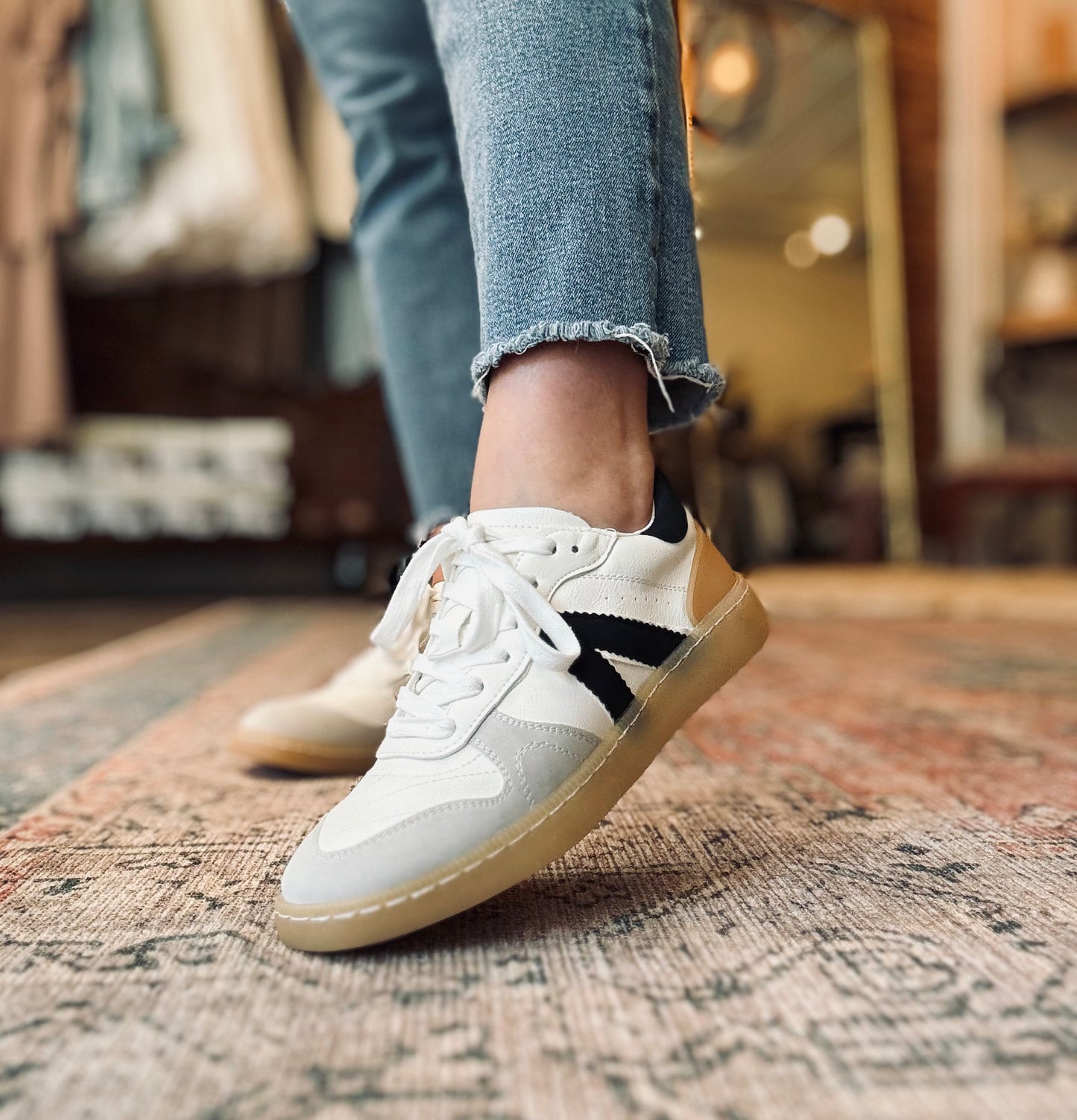 Vesta Sneaker