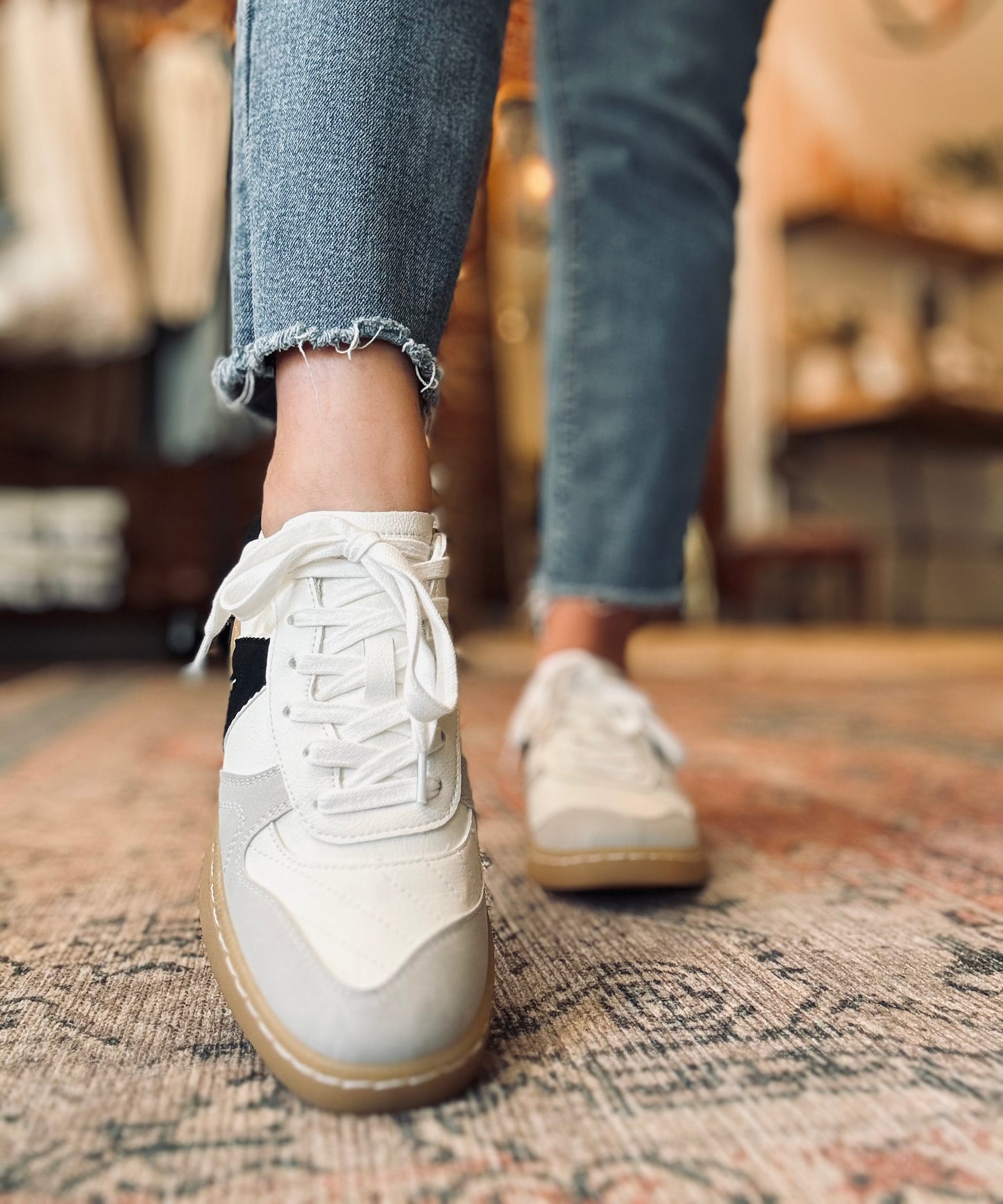 Vesta Sneaker