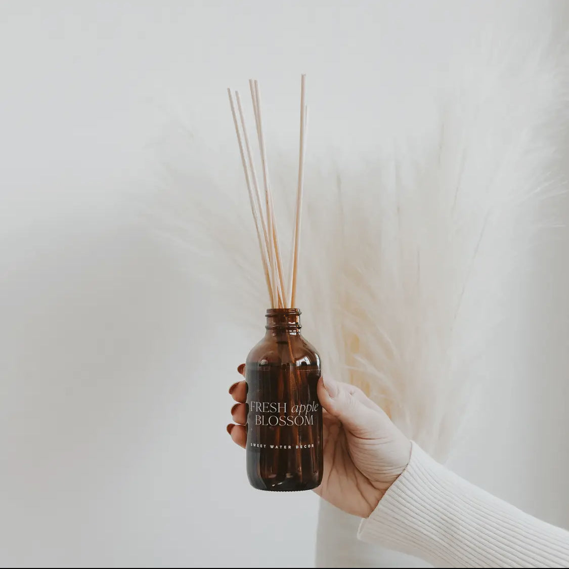 Sweet Water Reed Diffuser - Amber